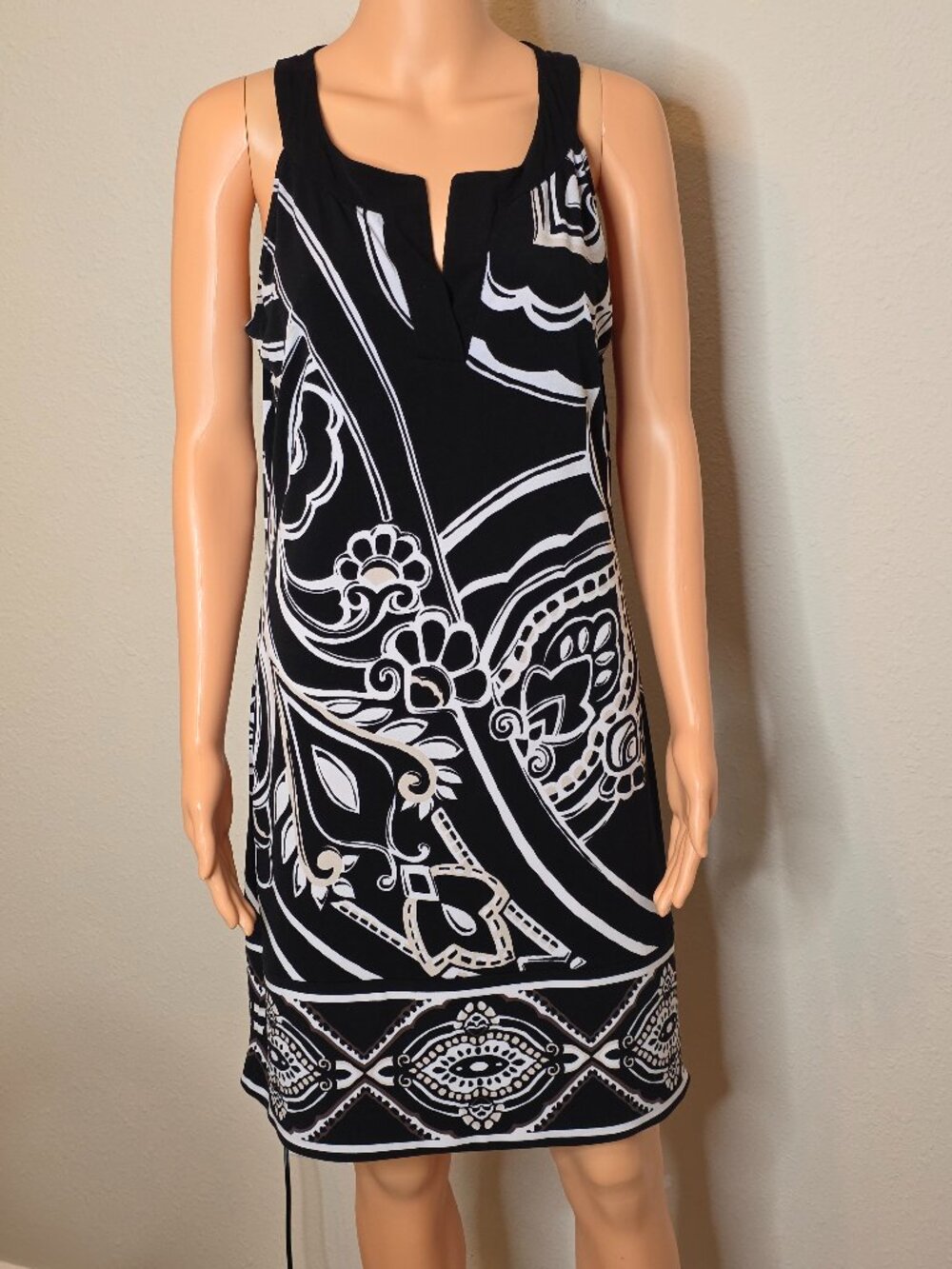 White House Black Market Sleeveless V Neck Dress, Size Small